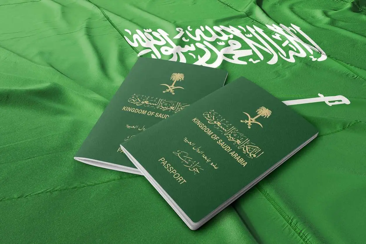الجوازات توضح الإجراءات وتجيب.. هل يمكن تجديد هوية مقيم وتمديد تأشيرة الخروج والعودة للمقيمين خارج المملكة؟
