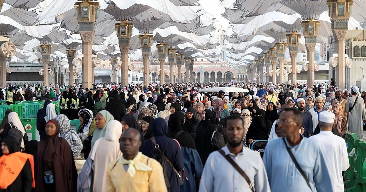 12 مليون مصلٍّ يتوافدون إلى المسجد النبوي قبل موسم الحج: أجواء روحانية مميزة