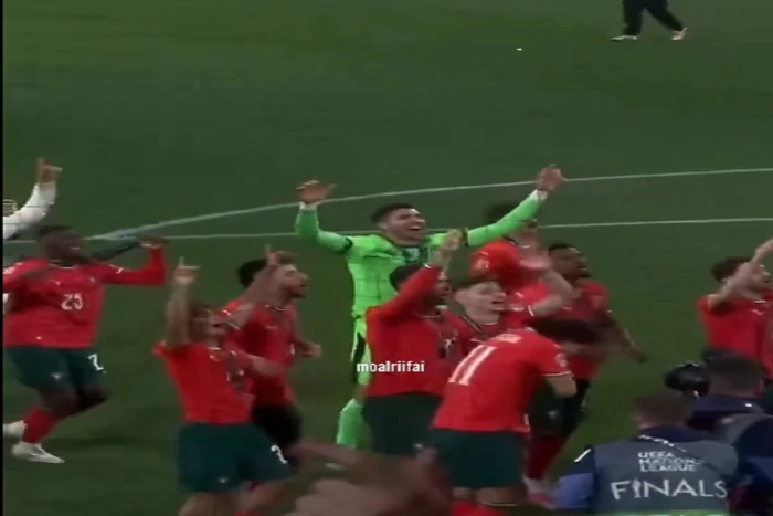 كريستيانو رونالدو يتألق في العرضة احتفالًا بفوز البرتغال بدوري الأمم الأوروبية!