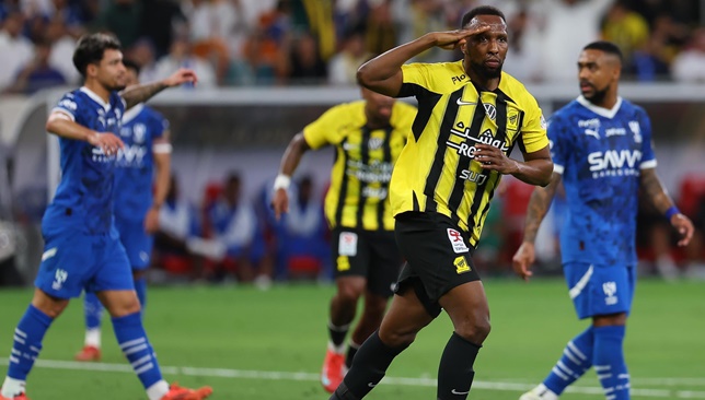 <p><strong>"كادش يعود إلى الملاعب: أولى خطوات التعافي مع الاتحاد تثير حماس الجماهير!"</strong></p> 1 "كادش يعود إلى الملاعب: أولى خطوات التعافي مع الاتحاد تثير حماس الجماهير!"