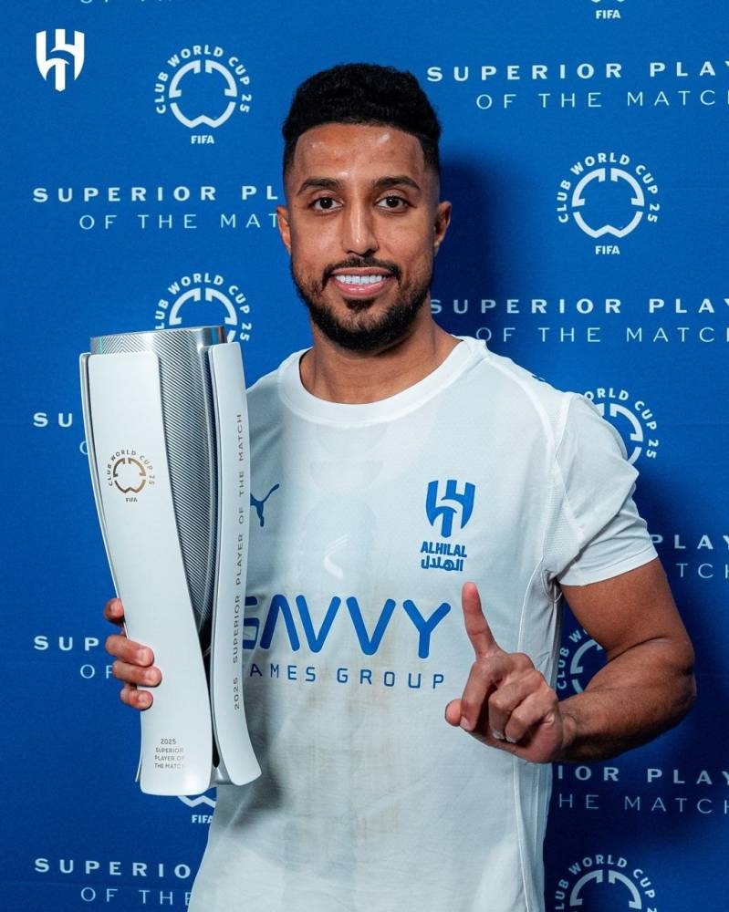الدوسري يتألق مع الهلال في كأس السوبر: لحظات مثيرة تلهب حماس الجماهير!