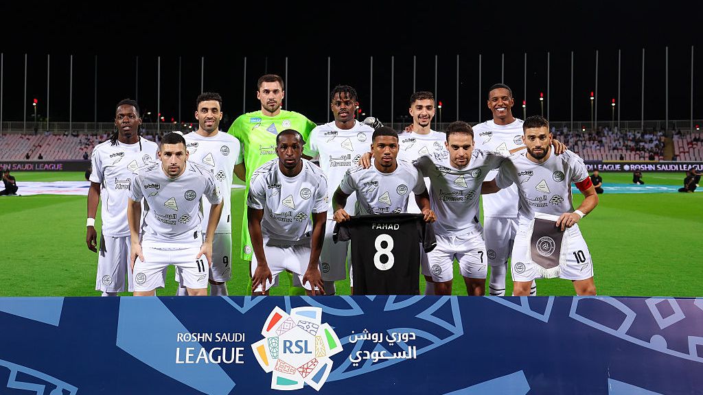 الشباب يعزز صفوفه بحارس مرمى جديد لمواجهة النصر
