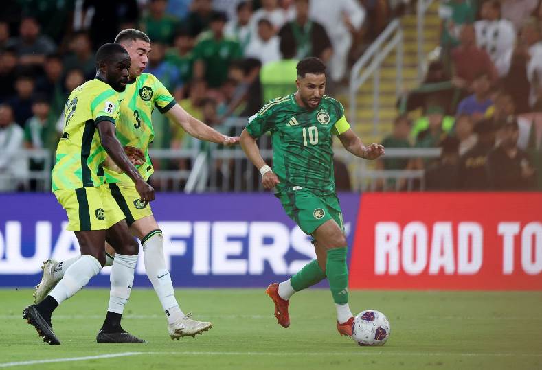 الصحف السعودية تعبر عن خيبة الأمل بعد عدم التأهل المباشر للمونديال: من أمل إلى حسرة