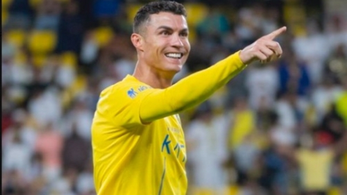 النصر السعودي يُمدد عقد رونالدو حتى 2027: صفقة تاريخية تعزز آمال الفريق في البطولات!