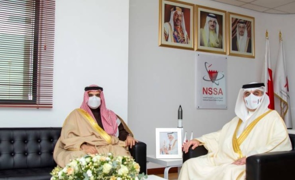 رئيس الفضاء يستقبل سفير البحرين الجديد في السعودية: تعزيز التعاون بين البلدين