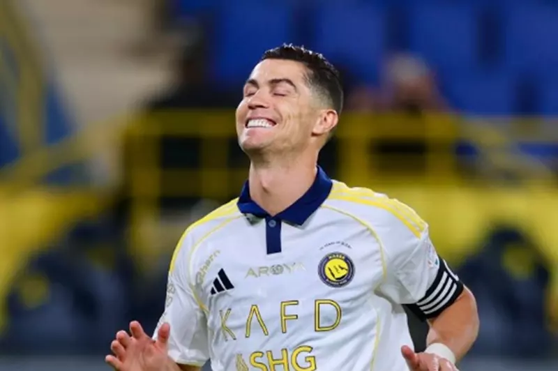 رونالدو يعلن استمراره مع النصر: 'المستقبل لن يتغير' - تفاصيل جديدة حول مسيرته في الدوري السعودي