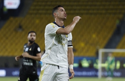 رونالدو يقترب من توقيع عقد جديد مع النصر: تفاصيل حصرية عن الصفقة المرتقبة!