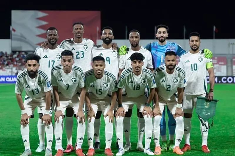 سالم الدوسري يقود هجوم السعودية في مواجهة أستراليا: تشكيل مثير ينتظر الجماهير