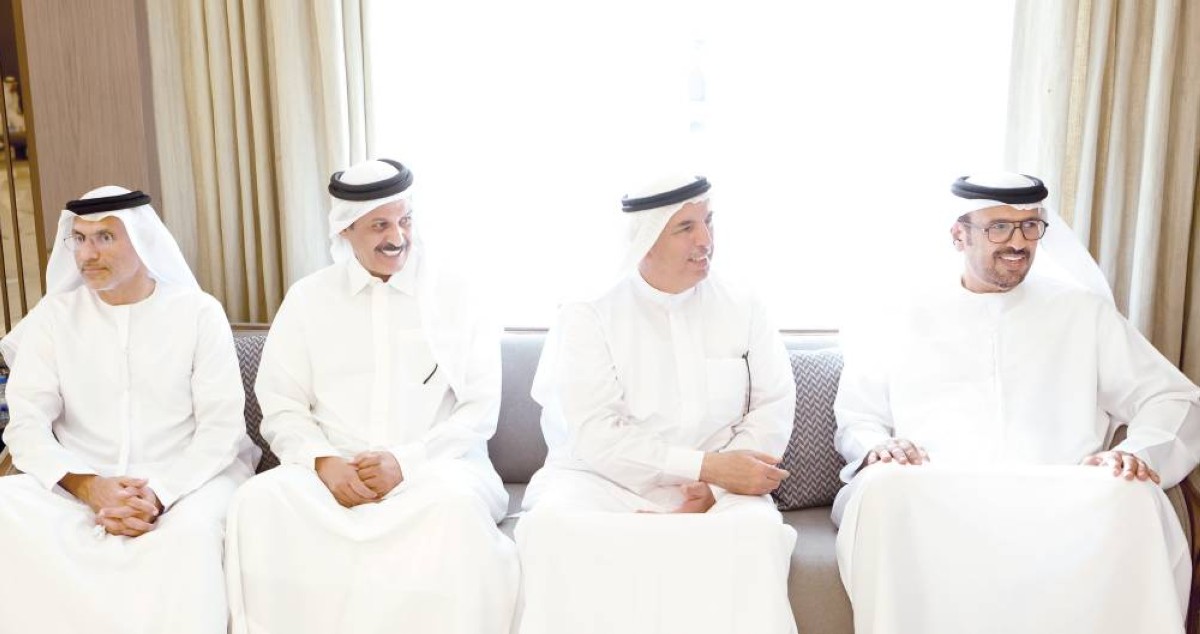 سيف بن زايد يقدم تعازيه في وفاة والدة راشد المطروشي: لمسة إنسانية تعكس قيم التضامن