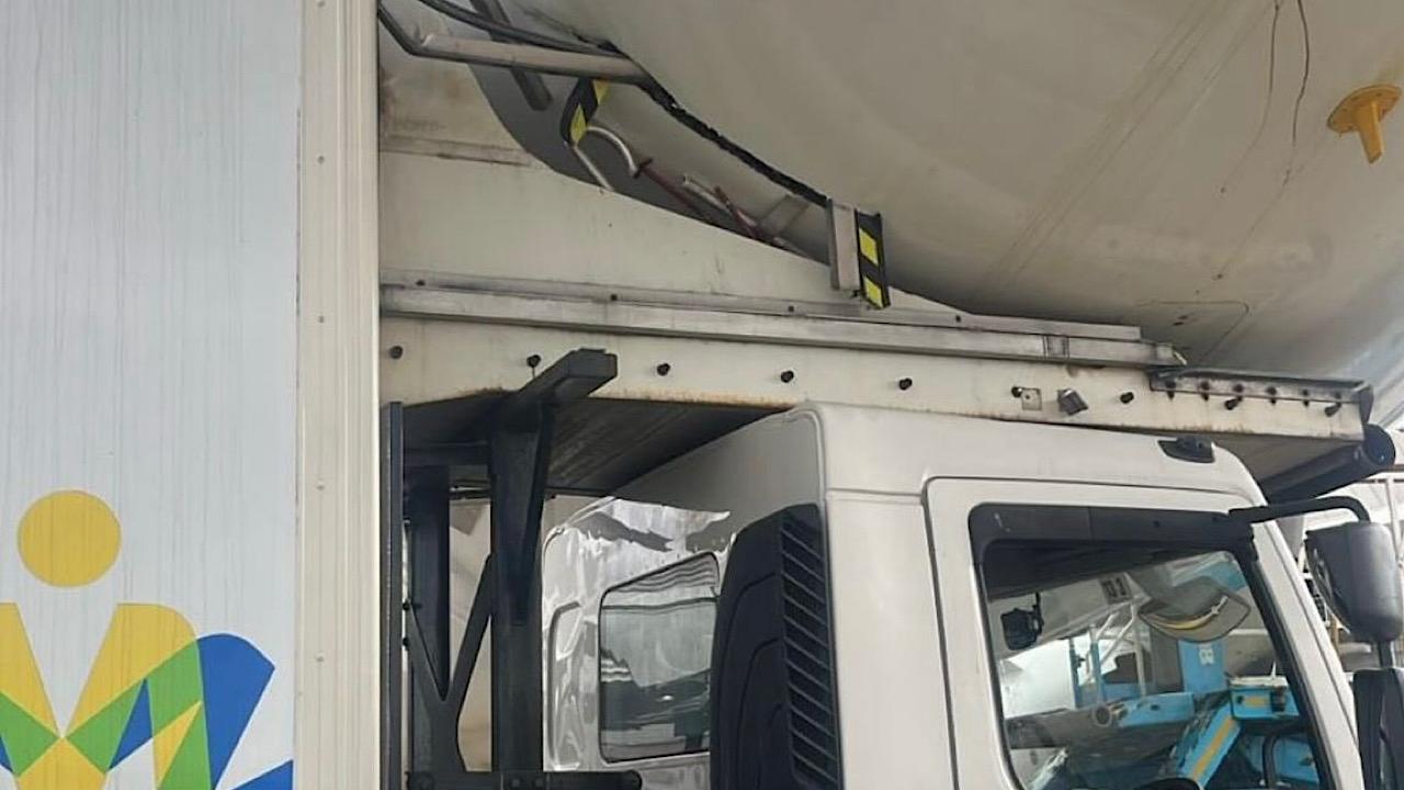 شاهد: لقطات حصرية لطائرة الخطوط السعودية بعد حادث التصادم الأرضي