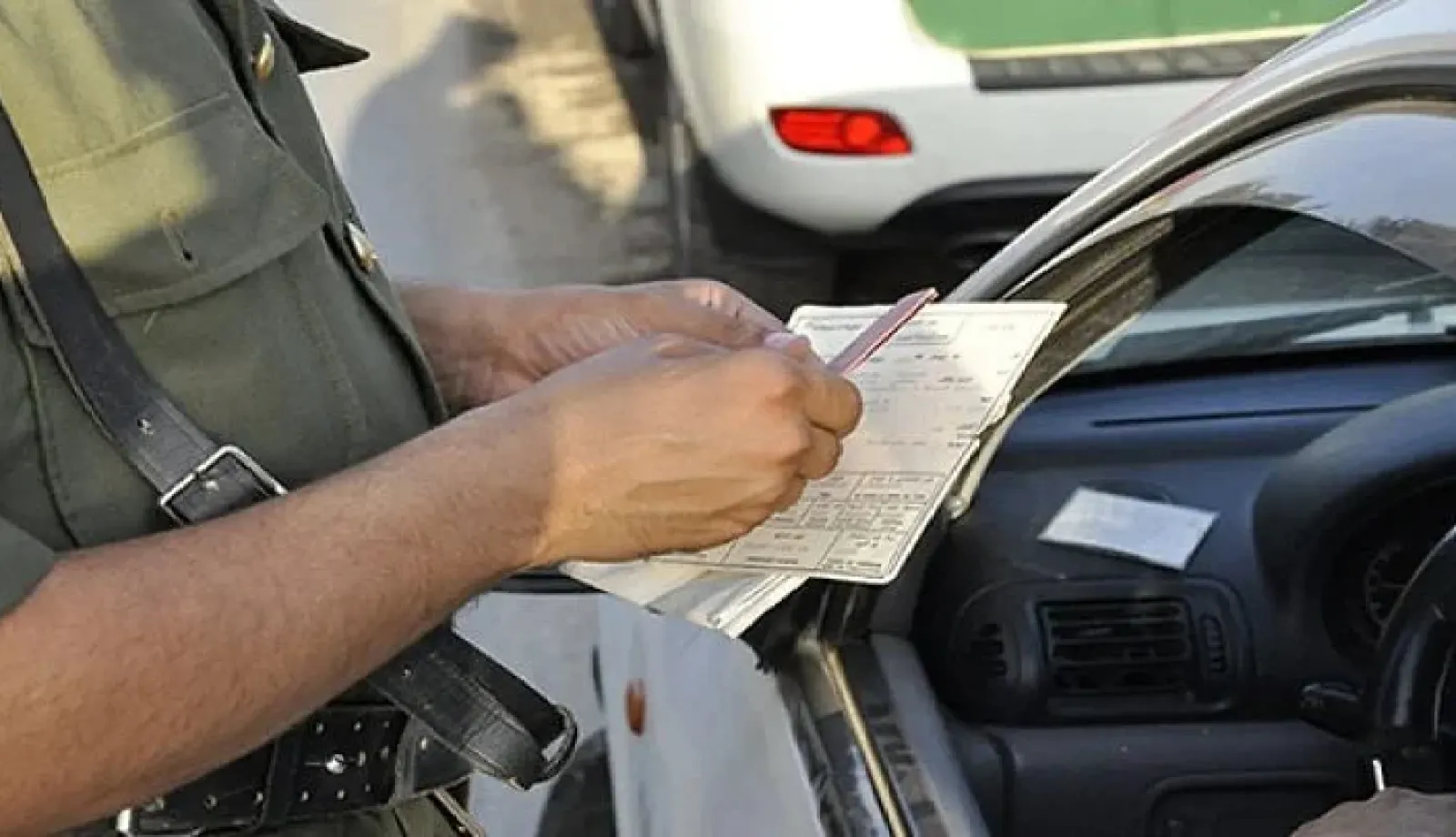 غرامة 500 ألف دينار على أصحاب السيارات: تأييد جماهيري واسع