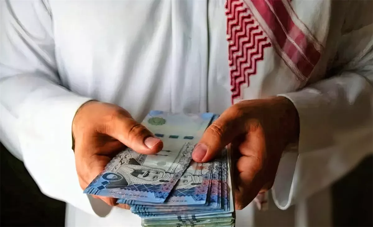 موعد صرف رواتب المتقاعدين في السعودية: استعدوا لزيادة مالية مفرحة!