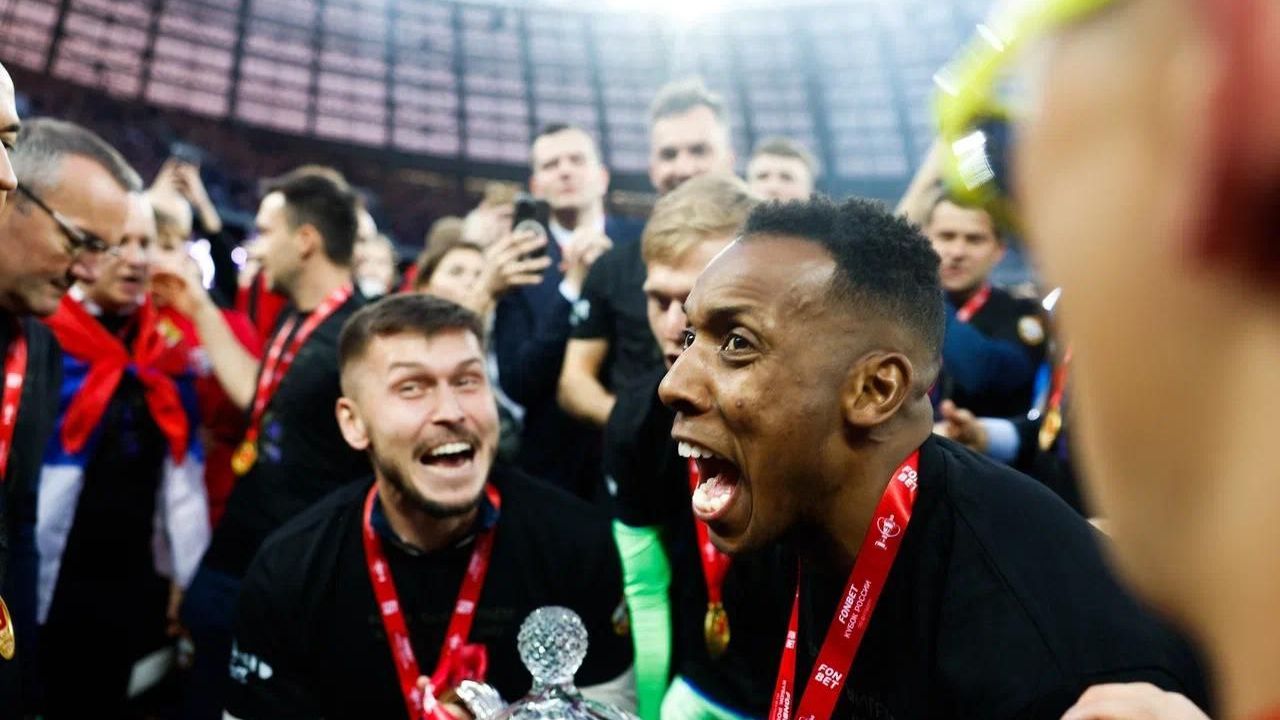 نجم سيسكا موسكو: الدوري السعودي يتألق بفضل لاعبي الهلال وتطورات مذهلة في كرة القدم بالمملكة