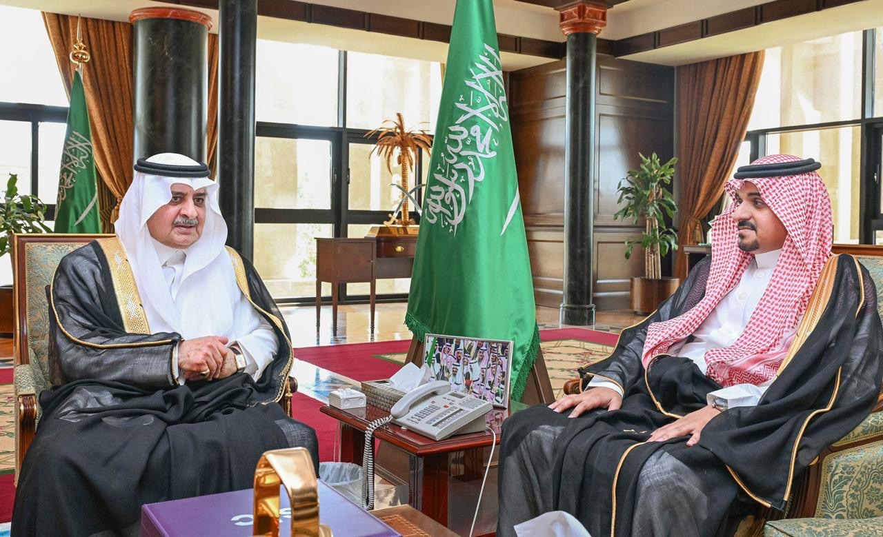 أمير تبوك يسلط الضوء على مشاريع شركة الاتصالات السعودية والمبادرات الجديدة في المنطقة