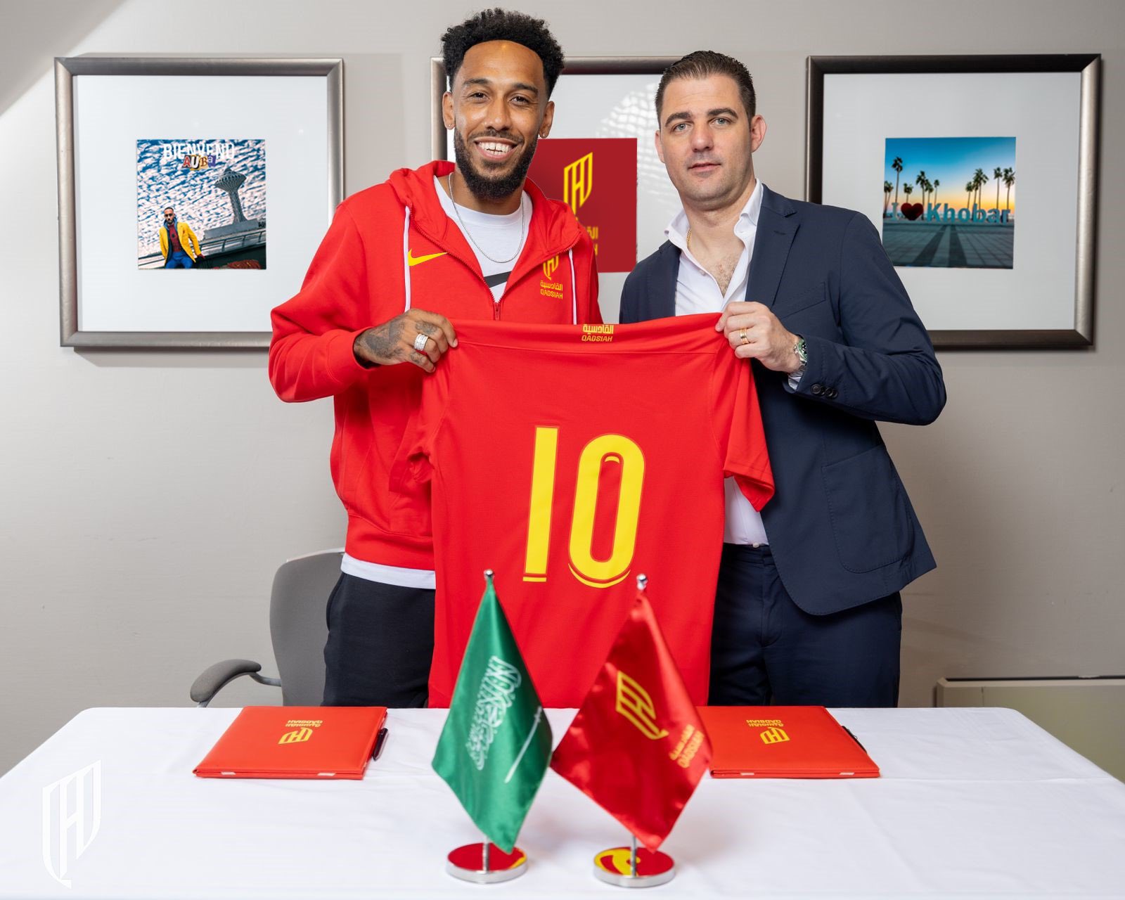 أوباميانج ينتقل من القادسية إلى الاتفاق في الدوري السعودي، مستمرًا في مسيرته الكروية بالمملكة