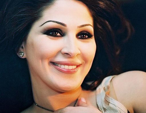 السعودية تُثير الجدل بصورة تكشف عن عورة إليسا: تفاصيل حصرية!