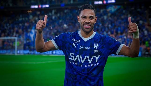 الهلال يتخذ قراراً مصيرياً بشأن مستقبل لودي في صفوف الفريق