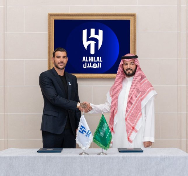 الهلال يُفاجئ جماهيره بالتعاقد مع النجم ثيو هيرنانديز!