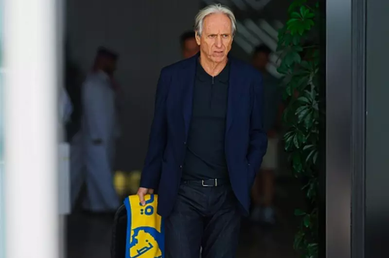جيسوس يستبعد مدافع النصر من معسكر النمسا استعداداً للموسم الجديد