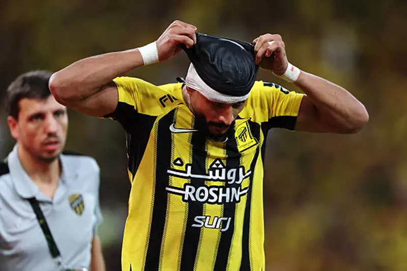 حصريًا: الاتحاد السعودي يتقدم بطلب ضم العمري من النصر!