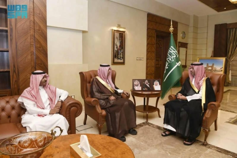 مُحافظ جدة يلتقي مدير الجمعية العربية السعودية للثقافة والفنون لتعزيز التعاون الثقافي بالمحافظة