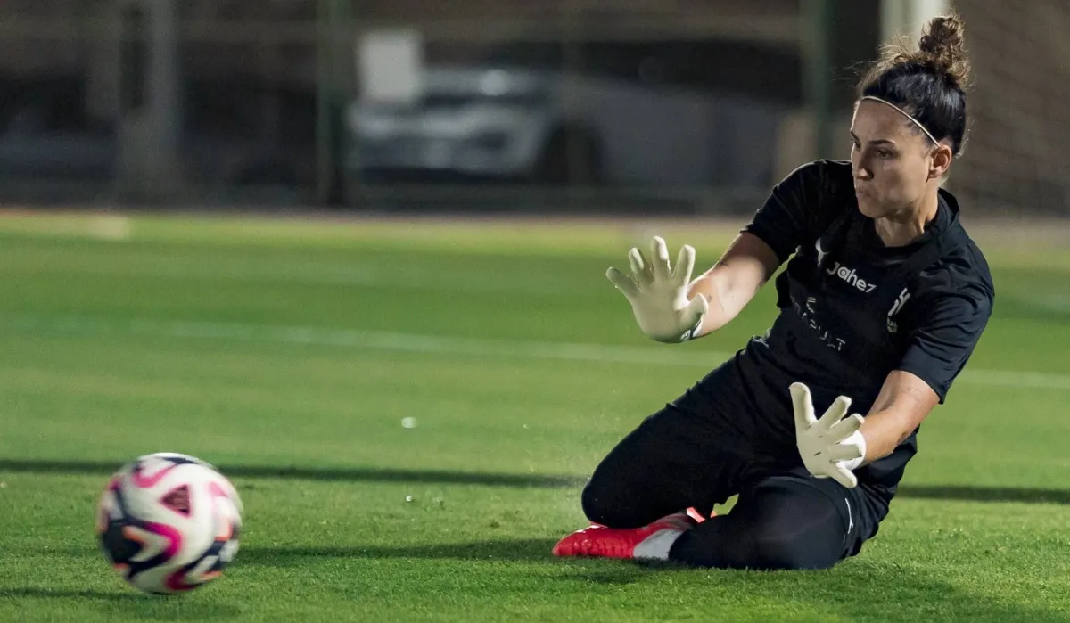 نويليا الإسبانية تتألق في حماية شباك «سيدات الهلال» وتحقق إنجازًا تاريخيًا!