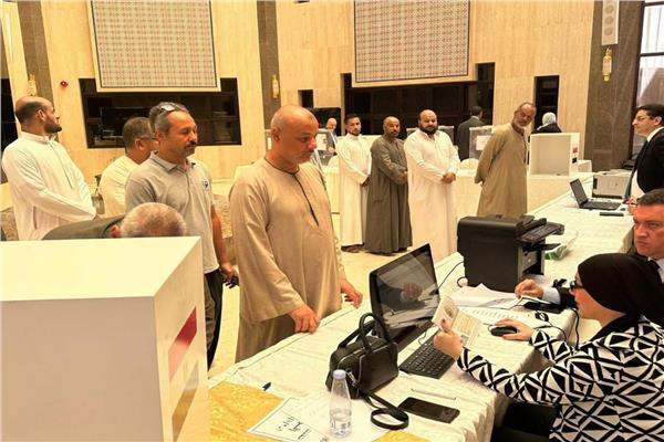 المصريون في السعودية يتوافدون للمشاركة في انتخابات الشيوخ 2025 وسط أجواء حماسية