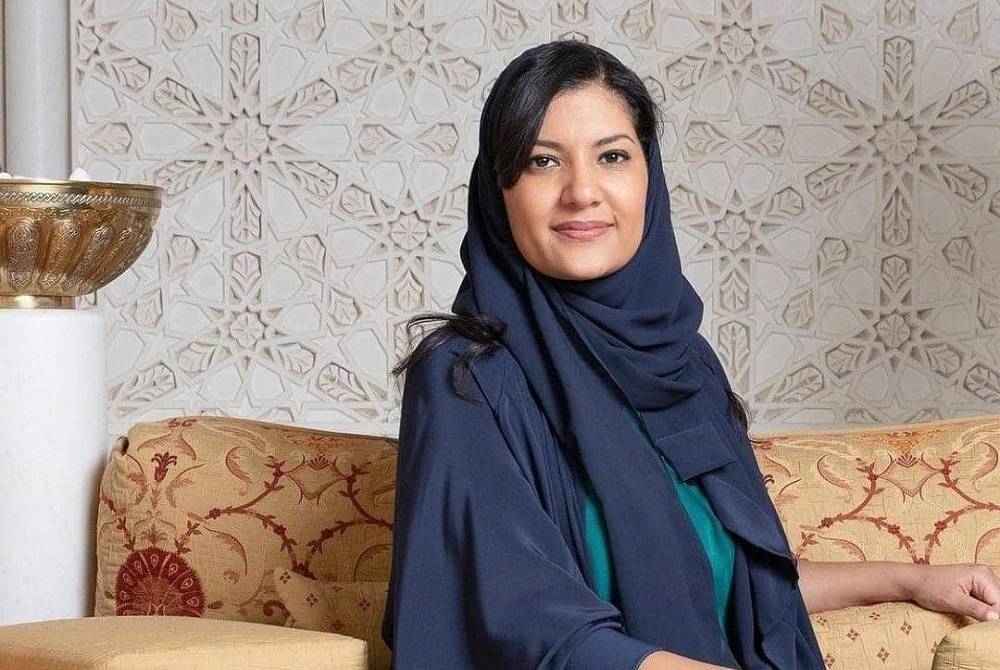 سفيرة السعودية في واشنطن تمنح الملحق العسكري رتبته الجديدة في احتفال رسمي مميز
