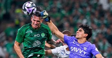 الأهلي يحقق تعادلاً مثيراً مع الهلال في كلاسيكو الدوري السعودي بنتيجة 3-3