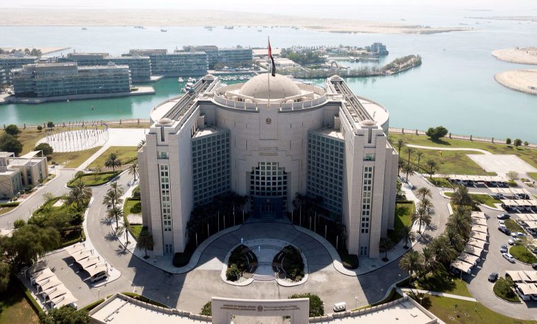الإمارات تعبر عن تضامنها مع قطر وتقدم تعازيها في استشهاد أحد أفراد قوة الأمن الداخلي