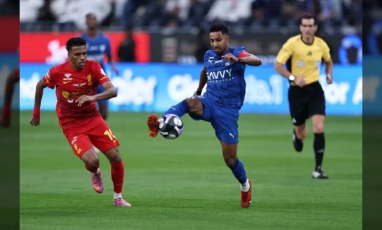 القادسية يحقق تعادلاً مثيرًا أمام الهلال في مباراة مثيرة بالدوري السعودي