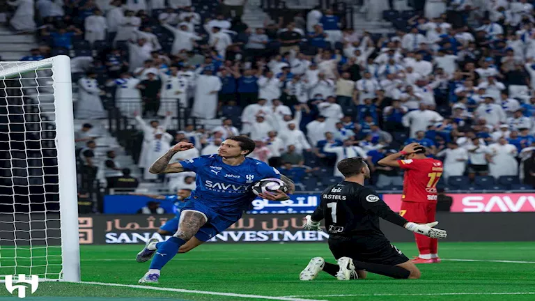 الهلال والقادسية يتقاسمان النقاط في مباراة مثيرة بالدوري السعودي