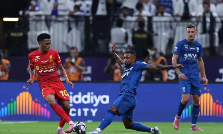 حسين عبد الغني يكشف أسباب تعثر الهلال أمام القادسية في مباراة مثيرة