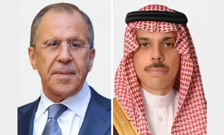 فيصل بن فرحان ولافروف يتناولان القضايا المشتركة في لقاء دبلوماسي رفيع المستوى