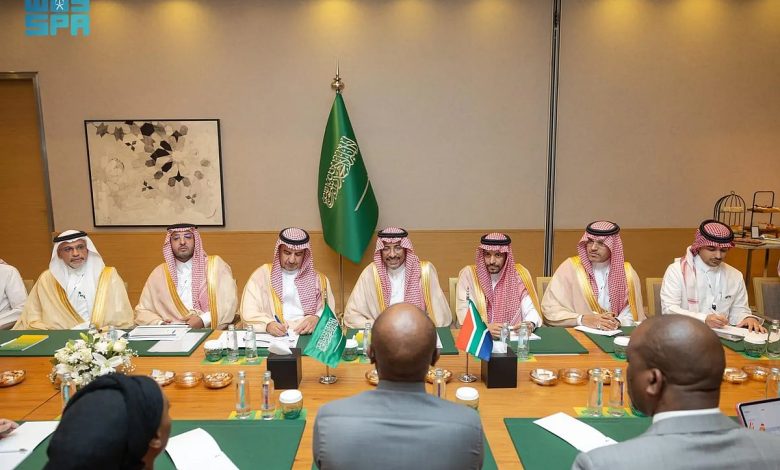 وزير الصناعة والثروة المعدنية السعودي ونظيره الجنوب أفريقي يستعرضان فرص التعاون والشراكة الاقتصادية بين البلدين