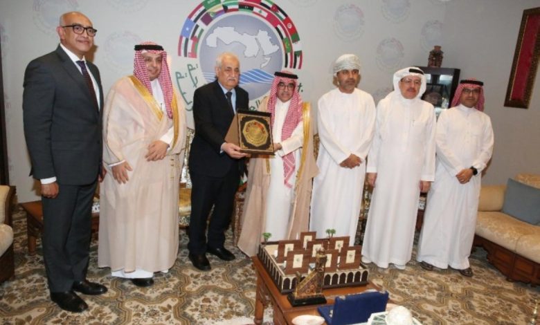 آل فهيد يحتفي بقنصل فلسطين في وداع مميز بمناسبة انتهاء فترة عمله 1 آل فهيد يحتفي بقنصل فلسطين في وداع مميز بمناسبة انتهاء فترة عمله