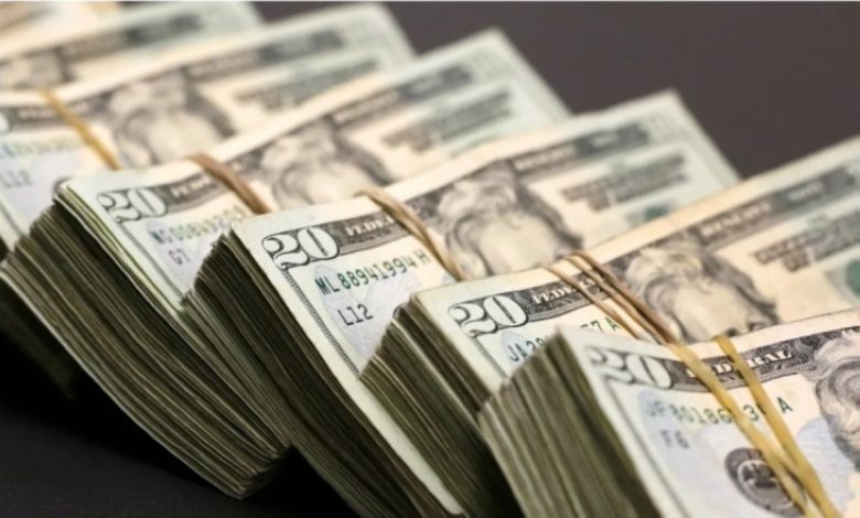 ارتفاع مفاجئ للدولار أمام العملات الرئيسية: تأثيرات جديدة على الاقتصاد السعودي! 1 ارتفاع مفاجئ للدولار أمام العملات الرئيسية: تأثيرات جديدة على الاقتصاد السعودي!