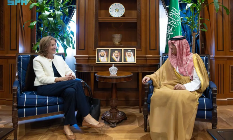 <p><strong>"الجبير وسفيرة النرويج يتباحثان في قضايا مشتركة تعزز التعاون العربي الأوروبي"</strong></p> 1 "الجبير وسفيرة النرويج يتباحثان في قضايا مشتركة تعزز التعاون العربي الأوروبي"