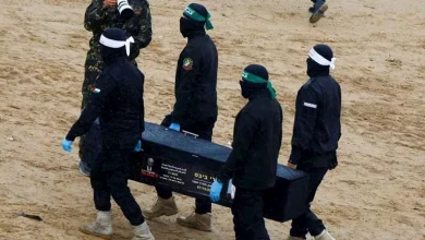 الجيش الإسرائيلي يستلم جثتي أسيرين من حماس بوساطة الصليب الأحمر: تفاصيل جديدة