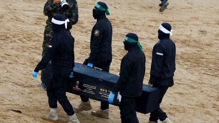 الجيش الإسرائيلي يستلم جثتي أسيرين من حماس بوساطة الصليب الأحمر: تفاصيل جديدة 1 الجيش الإسرائيلي يستلم جثتي أسيرين من حماس بوساطة الصليب الأحمر: تفاصيل جديدة