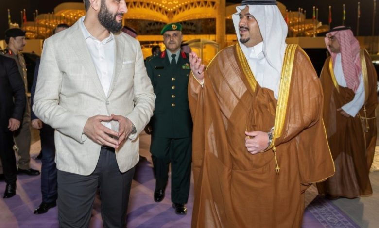 الرئيس الشرع يغادر الرياض: تفاصيل حصرية عن زيارته وأسباب مغادرته 1 الرئيس الشرع يغادر الرياض: تفاصيل حصرية عن زيارته وأسباب مغادرته