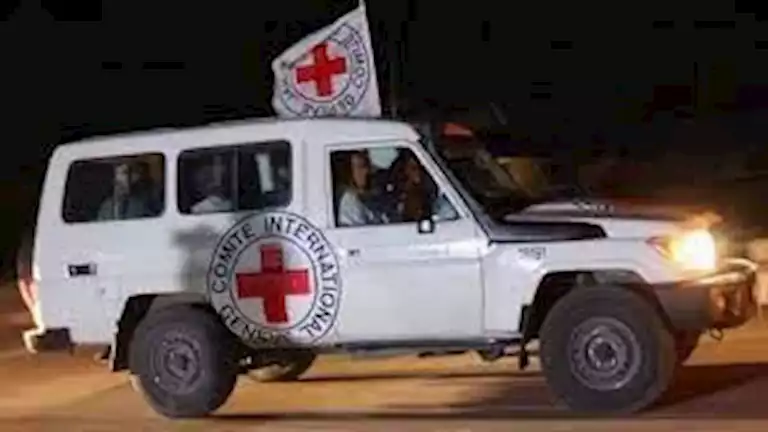 الصليب الأحمر يكشف: لم نتلق معلومات عن الرهائن الإسرائيليين أو حالاتهم الصحية