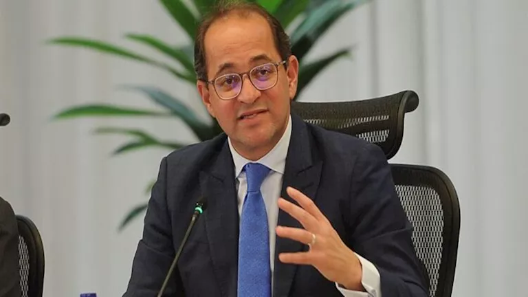 الطاقة المتجددة: إطلاق مشاريع جديدة قبل نهاية 2025 وصكوك دولية في مطلع 2026 1 الطاقة المتجددة: إطلاق مشاريع جديدة قبل نهاية 2025 وصكوك دولية في مطلع 2026