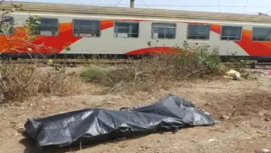 العثور على جثة ملقاة على قضبان السكك الحديدية في البردشين: تفاصيل جديدة تكشف ملابسات الحادث