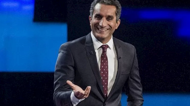 باسم يوسف يكشف عن فضيحة مدوية: علاقة جيفري إبستين بالموساد تثير الجدل! 1 باسم يوسف يكشف عن فضيحة مدوية: علاقة جيفري إبستين بالموساد تثير الجدل!