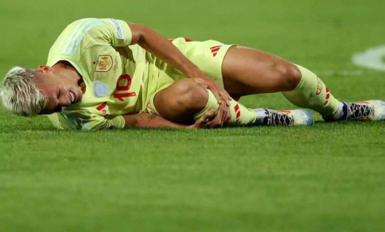 برشلونة في قلق قبل الكلاسيكو: إصابة أولمو تهدد تشكيل الفريق أمام ريال مدريد! 1 برشلونة في قلق قبل الكلاسيكو: إصابة أولمو تهدد تشكيل الفريق أمام ريال مدريد!