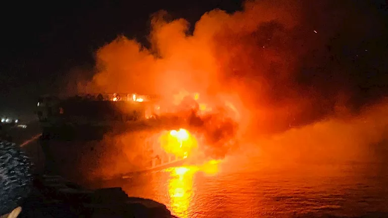 تفاصيل حصرية: حريق باخرة الأقصر ينطلق من المطبخ وإجراءات سريعة لإنقاذ الركاب 1 تفاصيل حصرية: حريق باخرة الأقصر ينطلق من المطبخ وإجراءات سريعة لإنقاذ الركاب