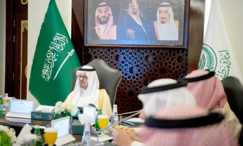 <p><strong>سعود بن مشعل يقود اجتماعًا حيويًا لمحافظي المنطقة: استراتيجيات جديدة للتنمية والتطوير</strong></p> 1 سعود بن مشعل يقود اجتماعًا حيويًا لمحافظي المنطقة: استراتيجيات جديدة للتنمية والتطوير