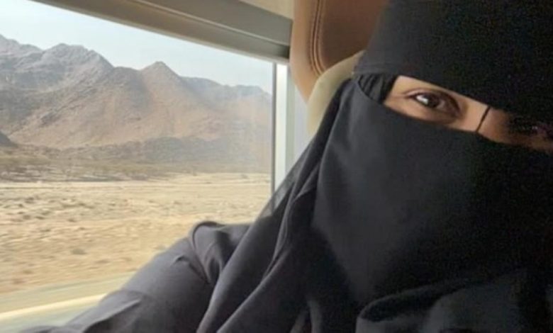 شيماء سيف تُدهش جمهورها بظهورها بالنقاب أثناء العمرة: لحظة روحانية لا تُنسى! 1 شيماء سيف تُدهش جمهورها بظهورها بالنقاب أثناء العمرة: لحظة روحانية لا تُنسى!