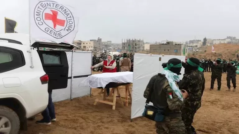 عاجل: تسليم جثامين الأسرى الإسرائيليين في غزة الليلة وسط توترات متزايدة